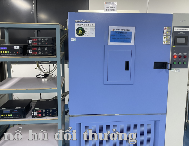Accelerated aging and life testing instrument